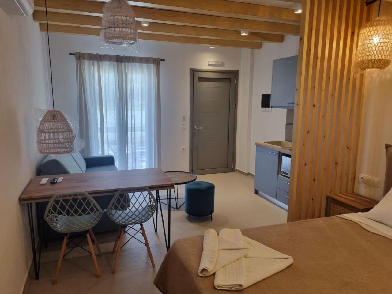 Achilli Apartments Skyros Exterior photo